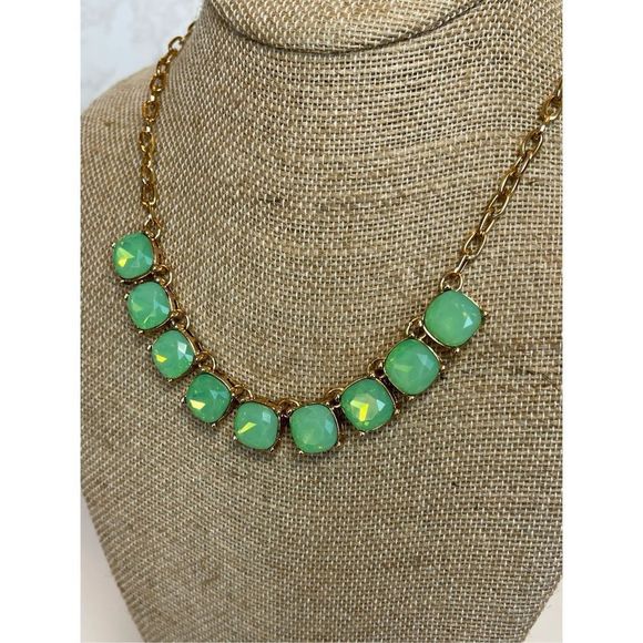 Express Statement Necklace Gold Tone Iridescent Green stones - Picture 3 of 4